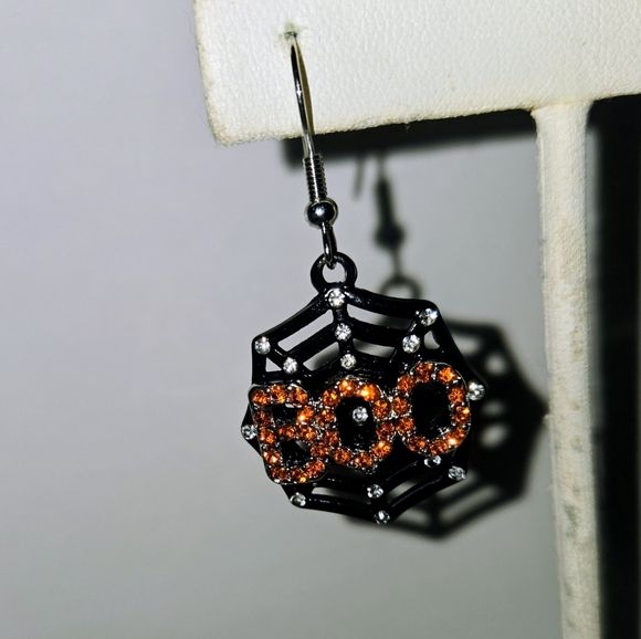 Halloween Spider Web Earrings - Black and Orange - Picture 3 of 7